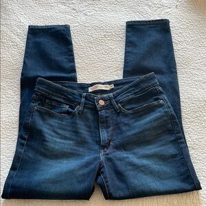 Levi’s Signature Mid Rise Skinny Jeans size 4